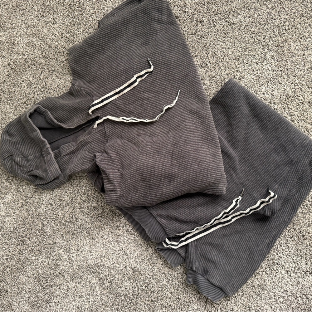Women’s Gray Jogger Set